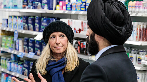 Roz Savage MP speaking to Pharmacist in Malmesbury